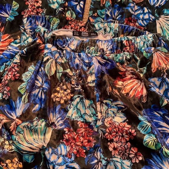 Zara Velvet Pantsuit. - Picture 5 of 6